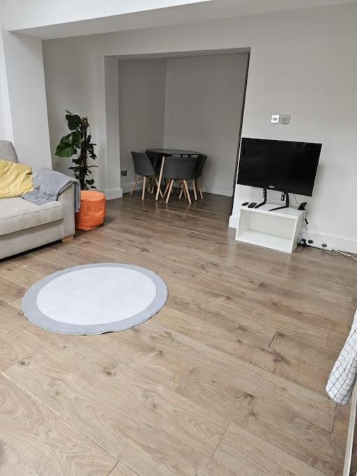 Beautiful Garden Flat Near Апартаменты Лондон