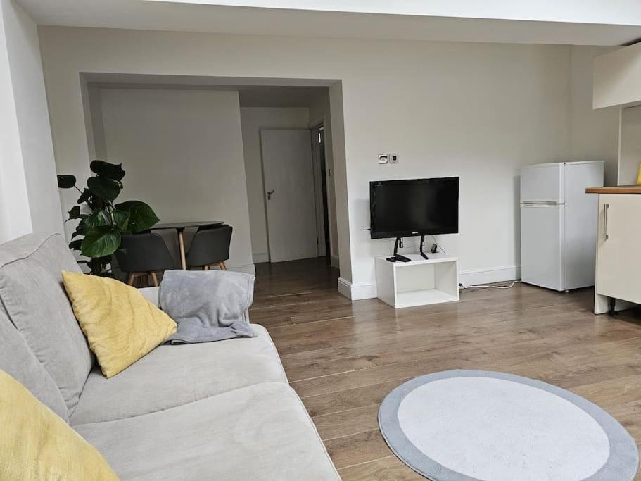 Beautiful Garden Flat Near Апартаменты Лондон