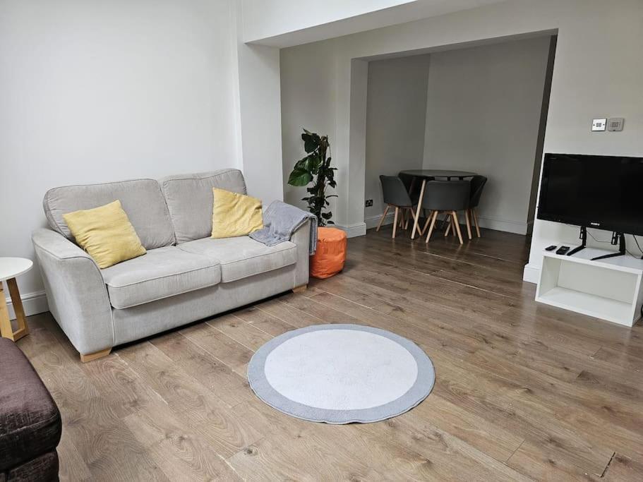 Beautiful Garden Flat Near Апартаменты *
