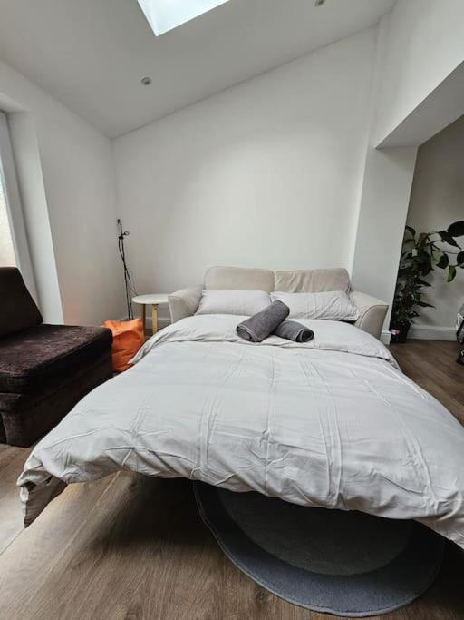 Апартаменты Beautiful Garden Flat Near Лондон